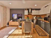 Eladó családi ház, Pécsett 96.5 M Ft, 3 szobás