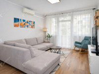 Eladó panellakás, Szegeden 73.999 M Ft, 4 szobás