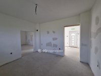 Eladó családi ház, Mesterin 48.527 M Ft, 3 szobás