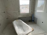 Eladó téglalakás, Siófokon 180 M Ft, 5 szobás