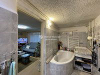 Eladó családi ház, Nyergesújfaluban 38 M Ft, 5 szobás