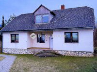 Eladó családi ház, Fenyőfőn 34.4 M Ft, 6 szobás