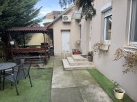 Eladó ikerház, III. kerületben 209.9 M Ft, 9 szobás