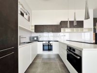 Eladó családi ház, Pécsett 425 M Ft, 4 szobás