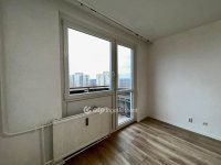 Eladó panellakás, Debrecenben 63.49 M Ft, 3 szobás