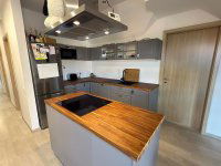 Eladó téglalakás, Szentendrén 119.9 M Ft, 4 szobás