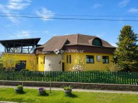 Eladó családi ház, Mecséren 124.9 M Ft, 8 szobás