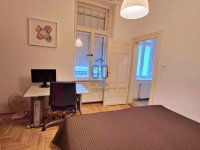 Eladó téglalakás, V. kerületben 179 M Ft, 3 szobás