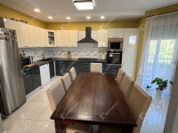 Eladó családi ház, Csatáron 98.5 M Ft, 6 szobás