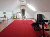 Eladó családi ház, Taksonyon 154.9 M Ft, 9 szobás