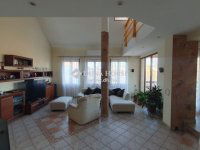 Eladó családi ház, XVII. kerületben 249 M Ft, 9 szobás