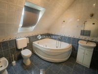 Eladó családi ház, Tápiószecsőn 82.9 M Ft, 4 szobás