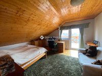 Eladó családi ház, Pécsett 250 M Ft, 9 szobás