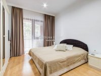 Eladó családi ház, XVII. kerületben 449 M Ft, 8 szobás