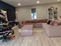 Eladó családi ház, Pápán 180 M Ft, 5+2 szobás