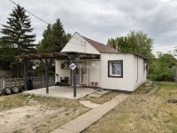 Eladó családi ház, Esztergomban 30 M Ft, 2+1 szobás