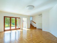 Eladó családi ház, Székesfehérvárott 149.9 M Ft, 6 szobás