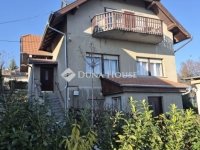 Eladó családi ház, Pécsett 199 M Ft, 8 szobás