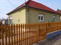Eladó családi ház, Dombóváron 35 M Ft, 3 szobás