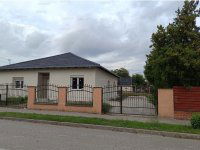 Eladó családi ház, Szigethalmon 89 M Ft, 4 szobás