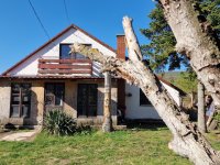 Eladó családi ház, Esztergomban 45.9 M Ft, 3 szobás