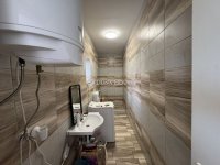 Eladó családi ház, Bakson 18 M Ft, 3 szobás