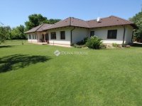 Eladó családi ház, Kecskeméten 219 M Ft, 4 szobás