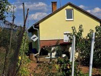 Eladó családi ház, Pécsett 32.3 M Ft, 2 szobás