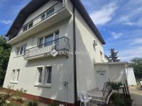 Eladó ikerház, Gödöllőn 224 M Ft, 7 szobás