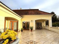 Eladó családi ház