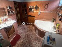 Eladó családi ház, Dunaújvárosban 62.5 M Ft, 6 szobás