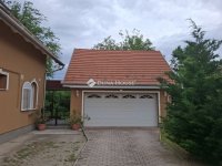 Eladó családi ház, Vecsésen 140.9 M Ft, 3 szobás