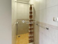 Eladó családi ház, Kecskéden 154.9 M Ft, 5 szobás