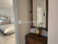 Eladó családi ház, Pécsett 199.9 M Ft, 6 szobás