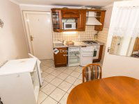 Eladó családi ház, Szombathelyen 95 M Ft, 9 szobás