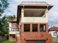 Eladó családi ház, Szentendrén 224.999 M Ft, 9 szobás