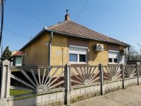 Eladó családi ház, Esztergomban 58 M Ft, 3 szobás