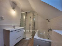 Eladó családi ház, Siófokon 275 M Ft, 8+1 szobás