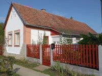 Eladó családi ház