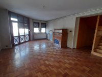 Eladó téglalakás, Szekszárdon 60 M Ft, 6 szobás