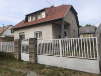 Eladó családi ház, Esztergomban 73.9 M Ft, 5+1 szobás