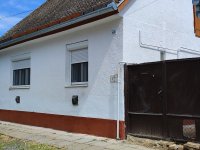 Eladó családi ház, Szekszárdon, Bethlen Gábor utcában 22 M Ft