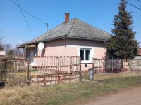 Eladó családi ház, Erdőtelken 11 M Ft, 2 szobás