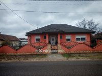 Eladó családi ház, Tápiószentmártonon 110 M Ft, 2+3 szobás