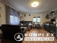 Eladó téglalakás