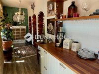 Eladó családi ház, II. kerületben 295 M Ft, 9 szobás