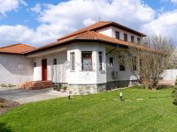 Eladó családi ház, Csobánkán 130 M Ft, 5 szobás