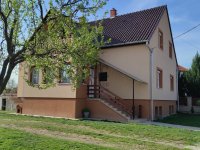 Eladó családi ház, Makláron 95 M Ft, 6 szobás