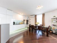 Eladó téglalakás, XIV. kerületben 159.7 M Ft, 4 szobás