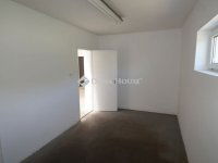 Kiadó üzlethelyiség